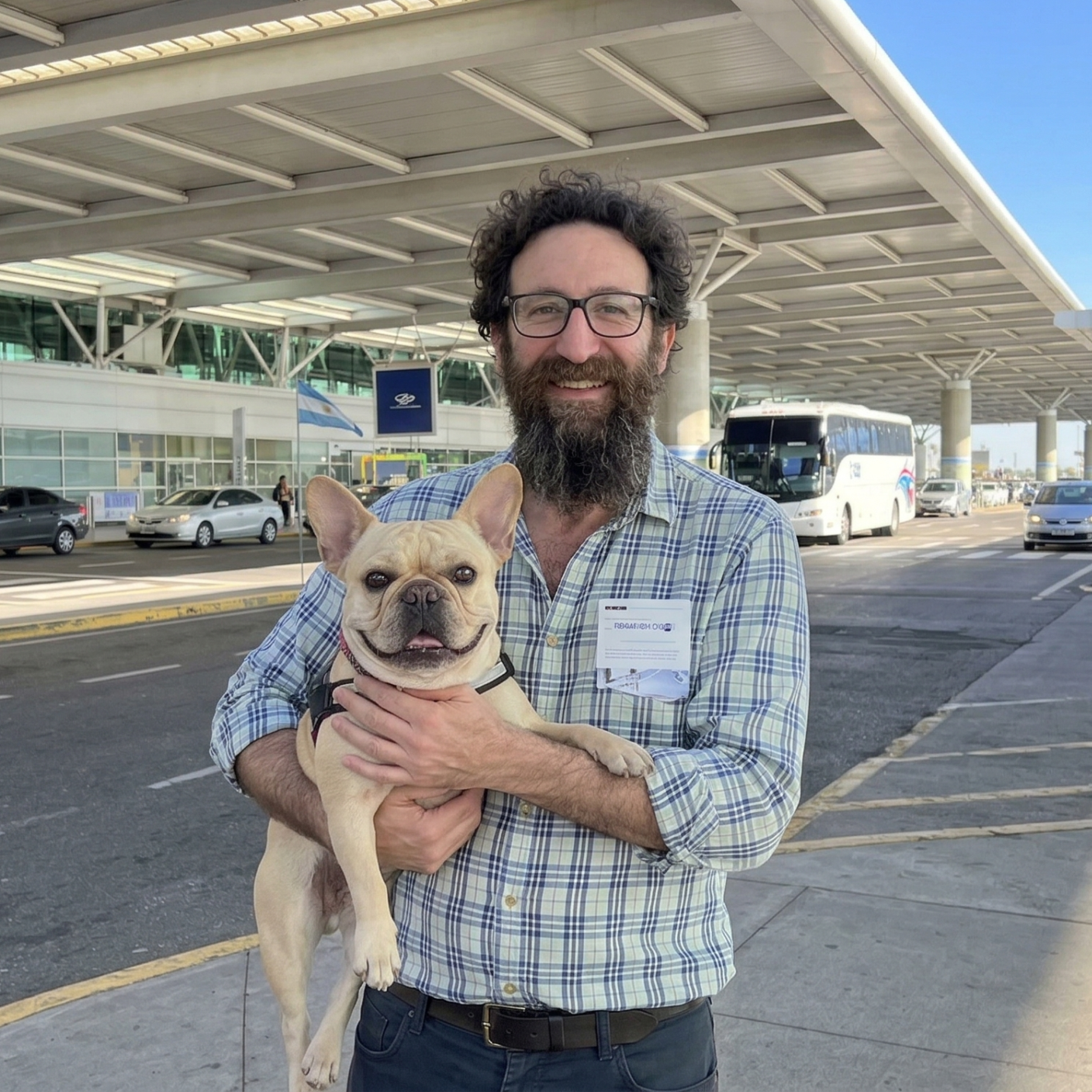 El veterinario Matías Mougliner en Ezeiza